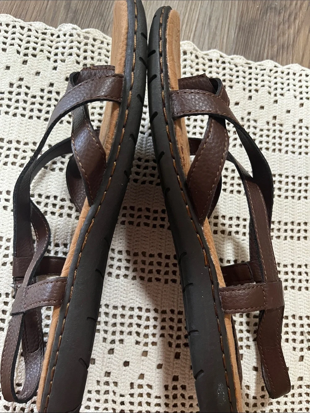 b.o.c. Brown Leather-Look Crossover Strap Sandals women’s size 8
